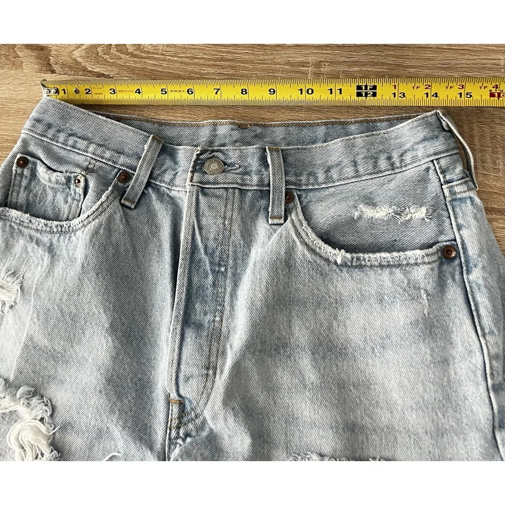 Levis 501 Denim Shorts Womens Waist 29 Denim Distressed Button Fly Light Wash